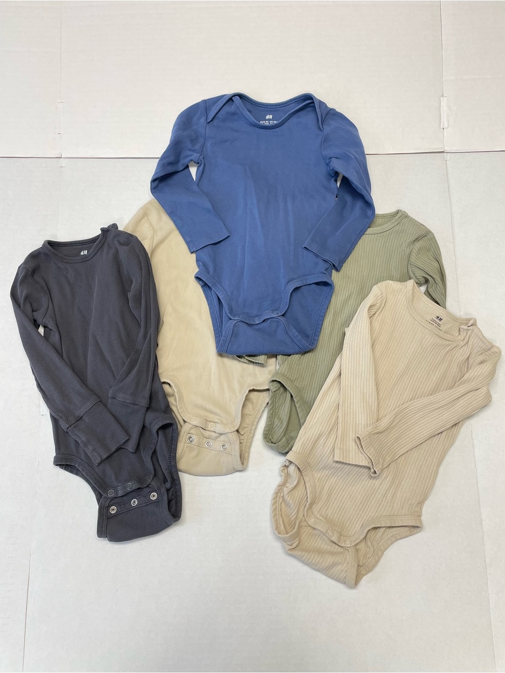 H&M 5pc set of Bodysuits 18M Organic Cotton Neutrals Fall Autumn Long Sleeves